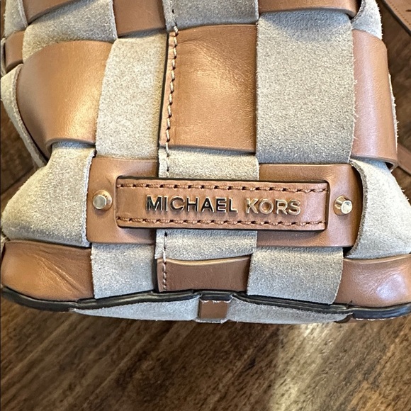 MICHAEL Michael Kors | Vivian Woven Hobo Bag in Shell Suede & Acorn Leather - Picture 2 of 16